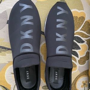 DKNY Jadyn Sneakers Size 9
